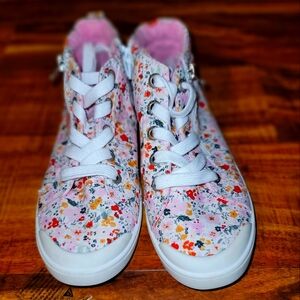 Kids Shoes, size 4